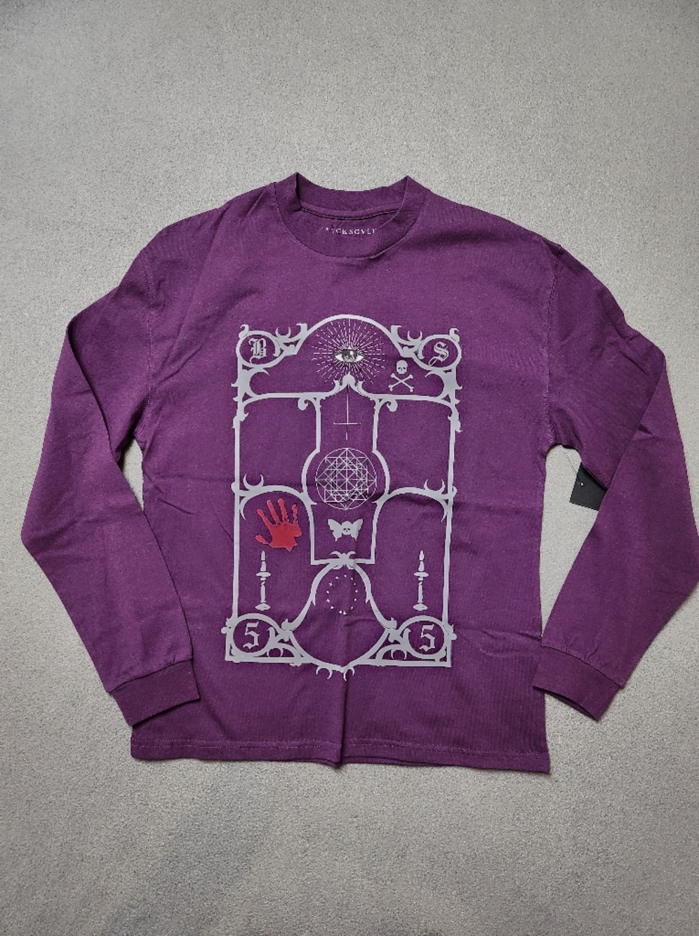Black Scale Purple Long Sleeve Graphic Tee with Goth Tarot Graphic Sz Small